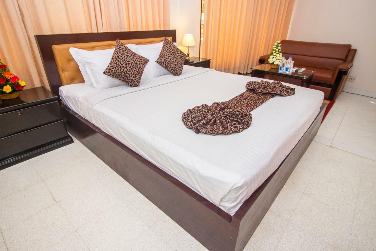 Hotel Suite Palace Dhaka Exteriör bild